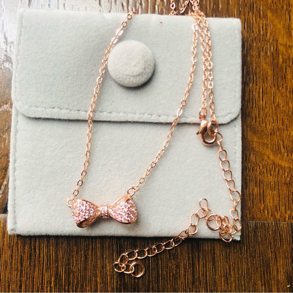 Elegant Bow Pendant Necklace 16”+4”